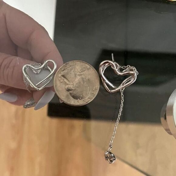 The Chain My Heart earrings with chain attached posts in 925 silver. - Picture 2 of 5